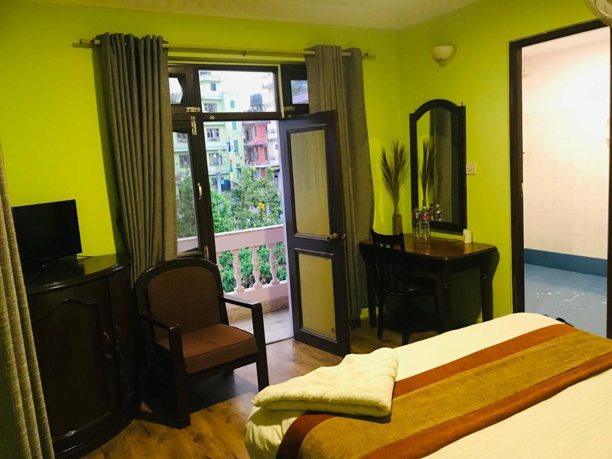 Cloud 9 Garden Hotel Kathmandu Bagian luar foto