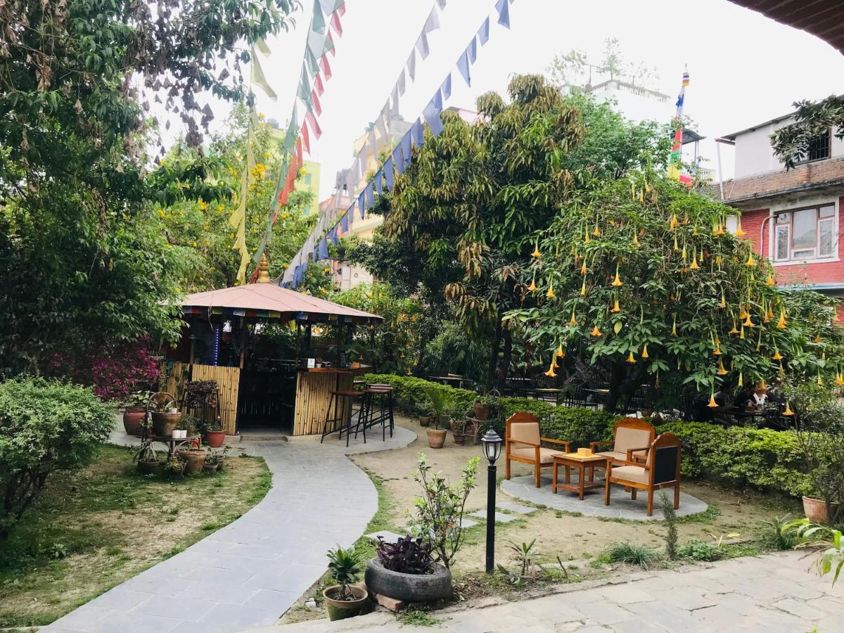 Cloud 9 Garden Hotel Kathmandu Bagian luar foto