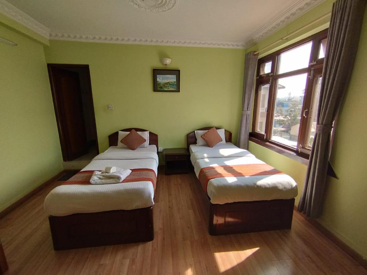 Cloud 9 Garden Hotel Kathmandu Bagian luar foto