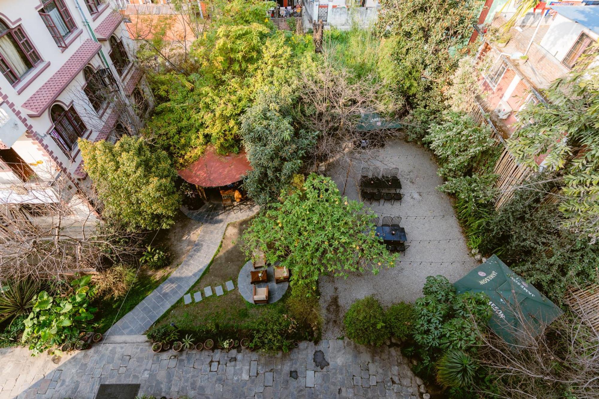 Cloud 9 Garden Hotel Kathmandu Bagian luar foto