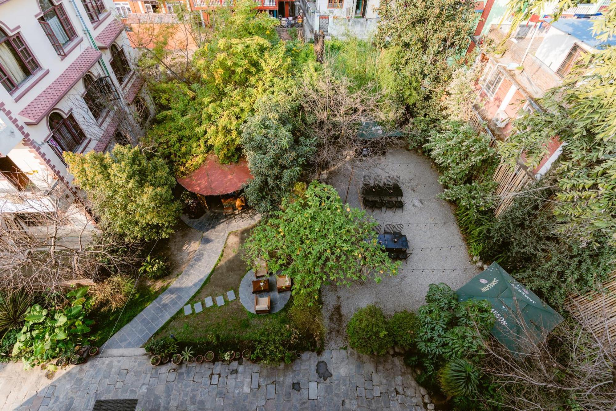 Cloud 9 Garden Hotel Kathmandu Bagian luar foto
